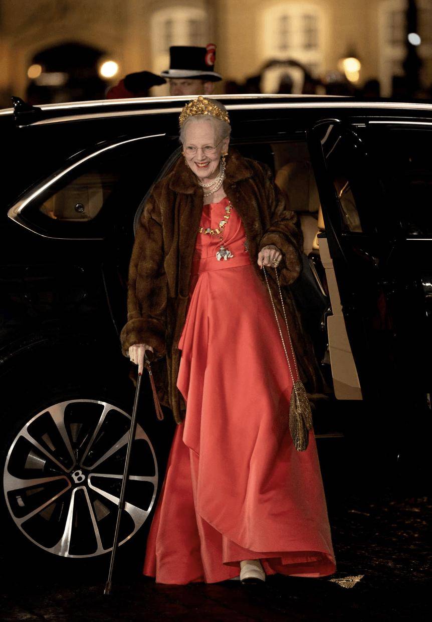 潇洒又会戴玛格丽特二世才是真正的“珠宝玩咖”